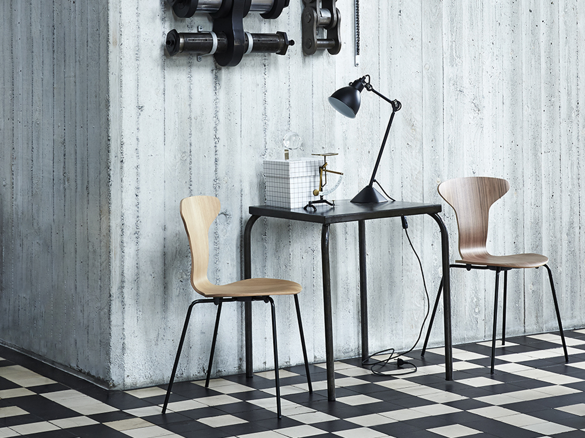 An installation image with two veneer Munkegaard chairs