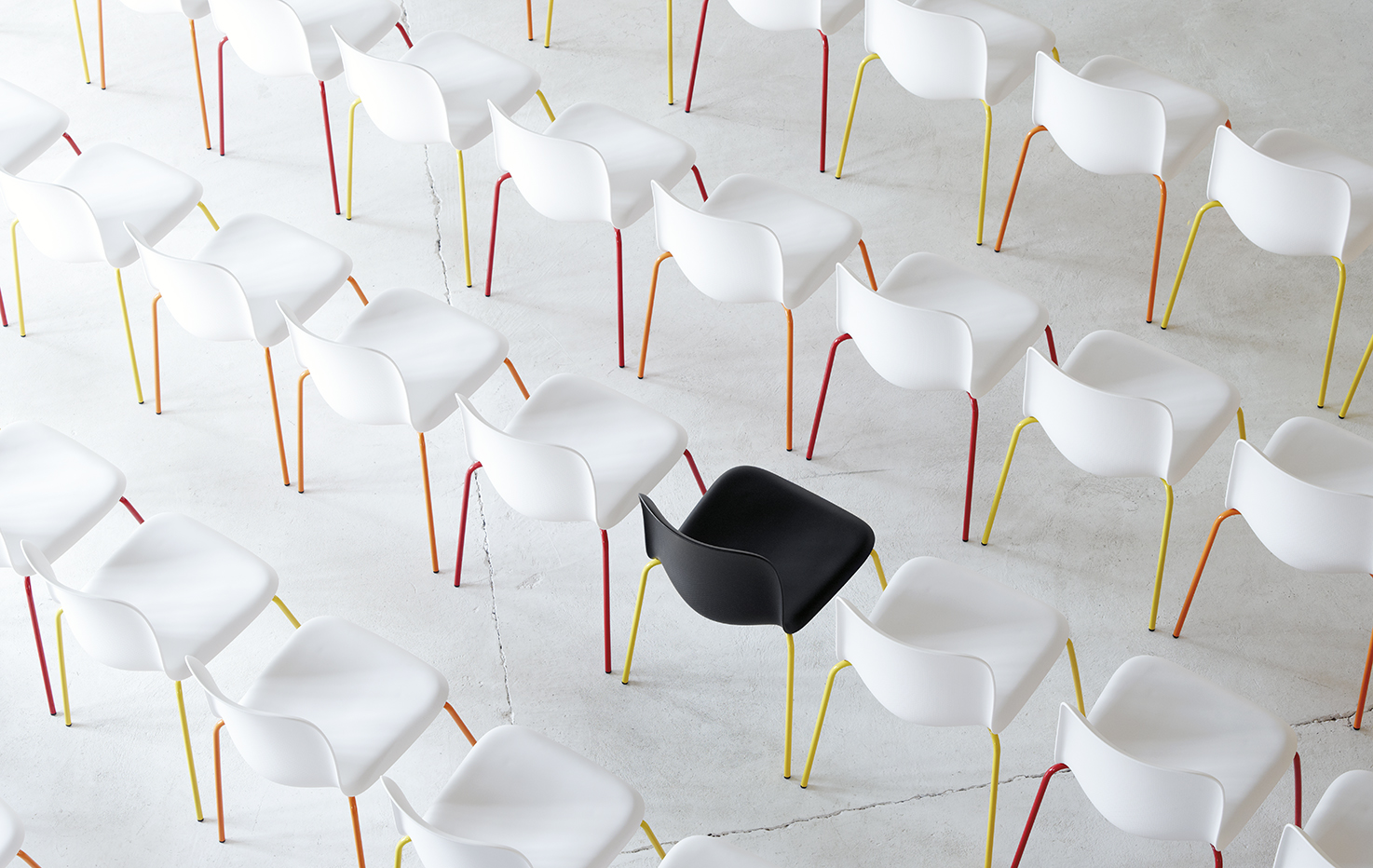 SixE 4-leg side chair | HOWE Moving Design
